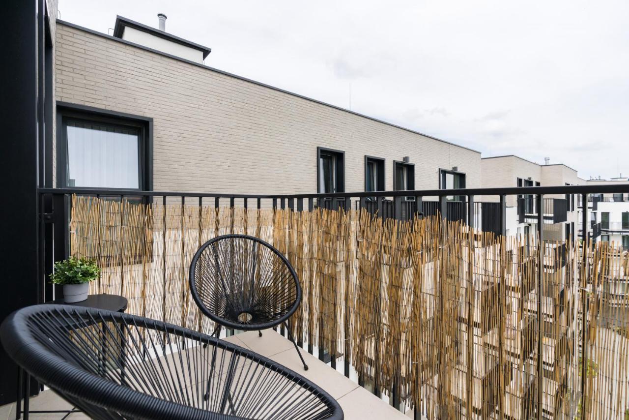 Esencja Apartments With Free Parking Garbary 104 By Noclegi Renters Poznan Exterior photo