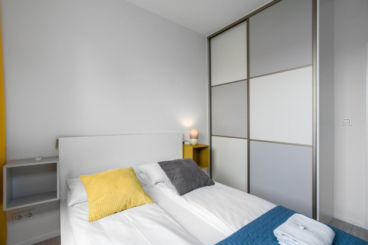 Esencja Apartments With Free Parking Garbary 104 By Noclegi Renters Poznan Exterior photo