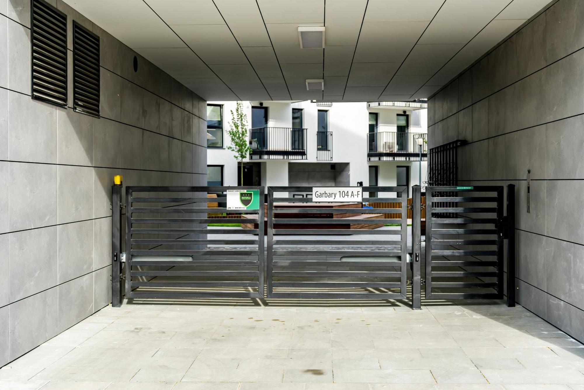 Esencja Apartments With Free Parking Garbary 104 By Noclegi Renters Poznan Exterior photo
