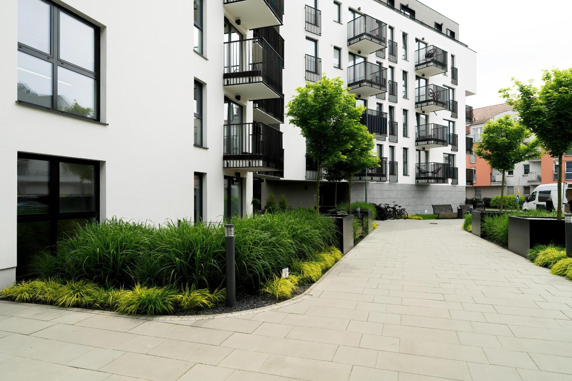 Esencja Apartments With Free Parking Garbary 104 By Noclegi Renters Poznan Exterior photo
